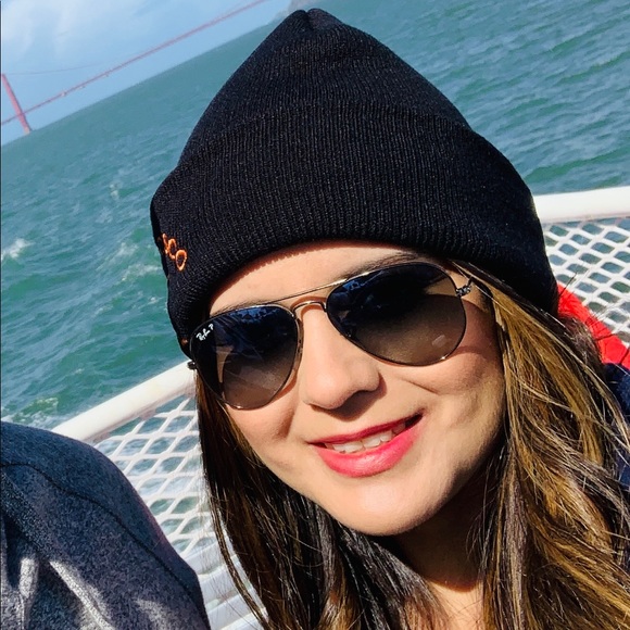 Meet your Posher, Lizbeth - Picture 1 of 1